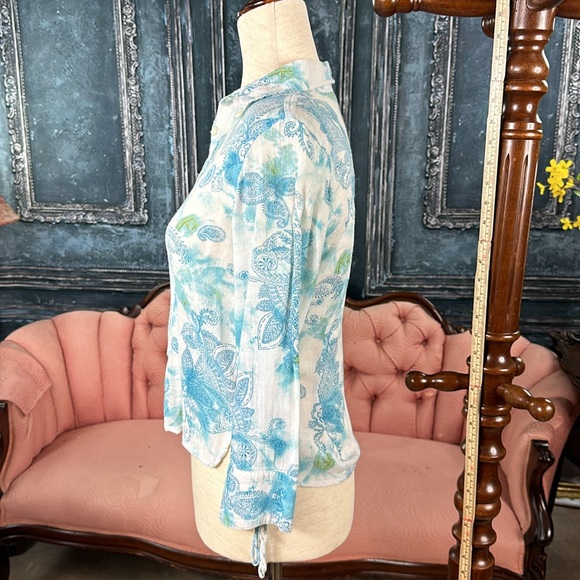 Soft almost sheer collared shirt. Beach paisley watercolors soft - Picture 3 of 10